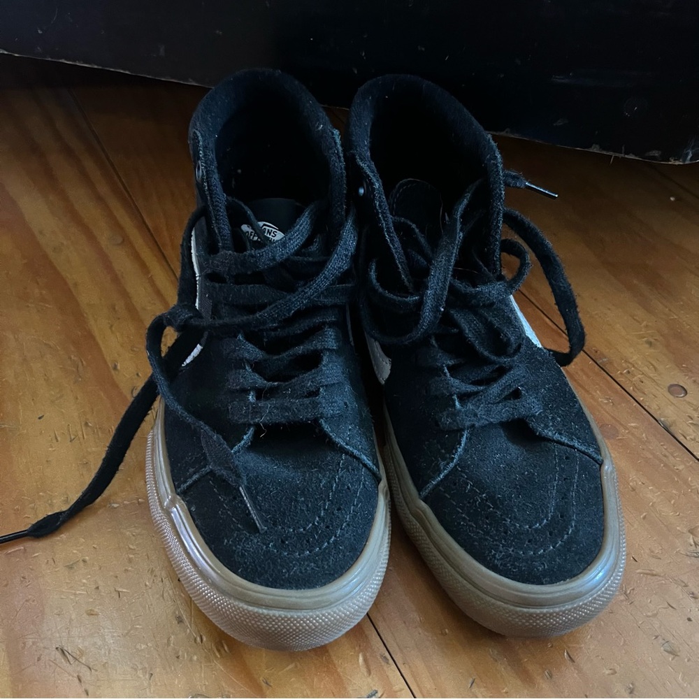 Black‎ High-Top Sneakers
